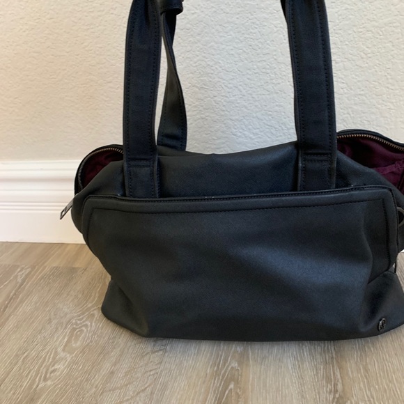 Lululemon Multi Compartment Tote Travel Bag - Picture 2 of 7